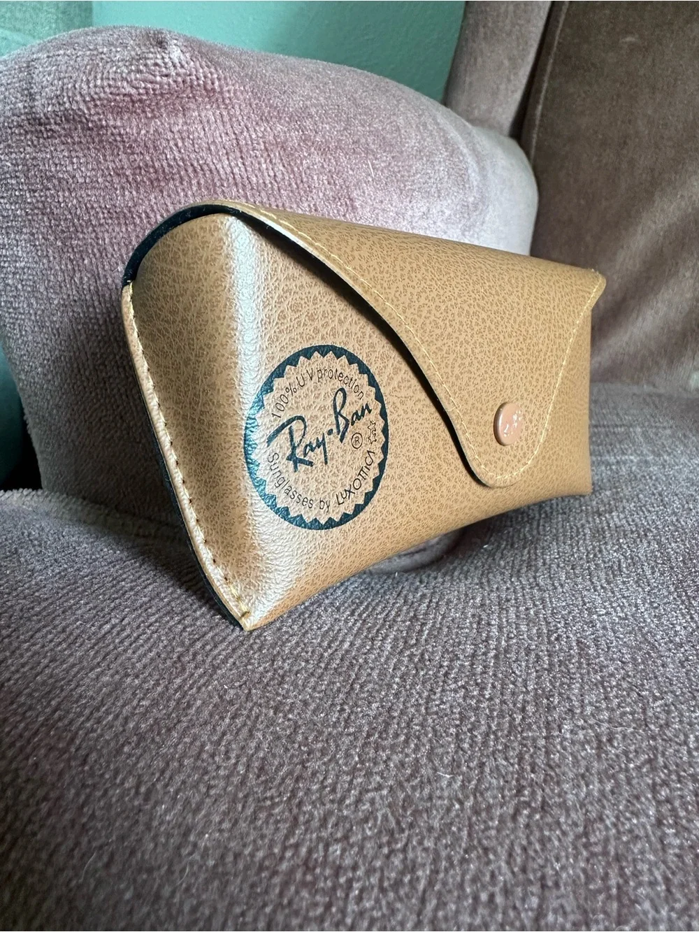 Ray-Ban Tan/Brown Faux Leather Sunglasses Case - Picture 4 of 7
